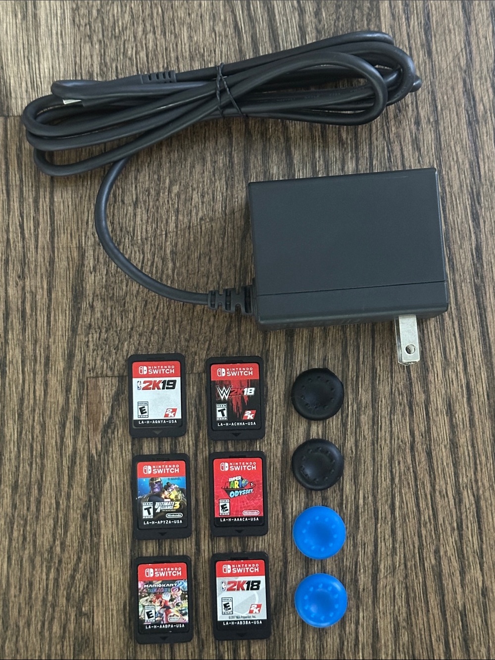 Nintendo Switch Bundle - Picture 6 of 8
